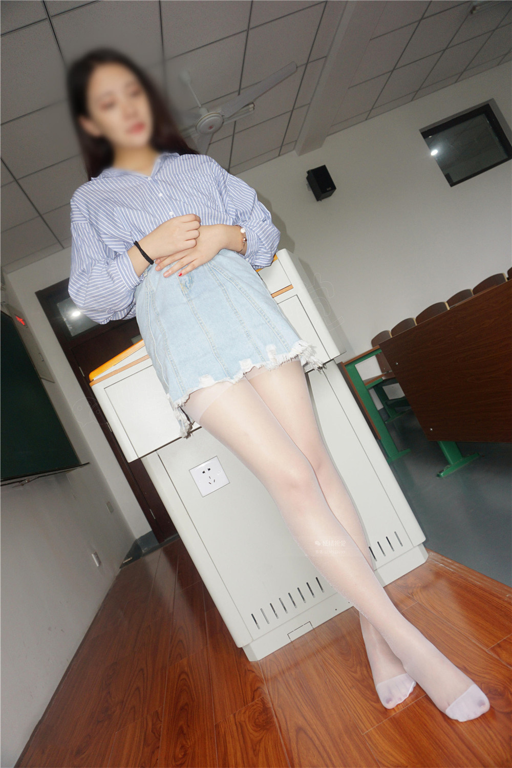 图片[1]-[妖精视觉] NO.050 苏苏 白丝袜一步裙（下篇） [66P]-微密空间-全网最全抖音网红铁粉空间觅圈